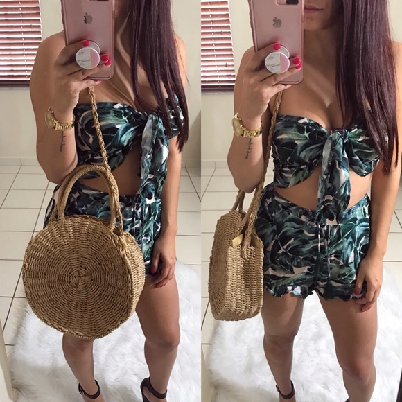 SOLD //  ‘RESORT’ Palms 2 Piece Se - Picture 4 of 6